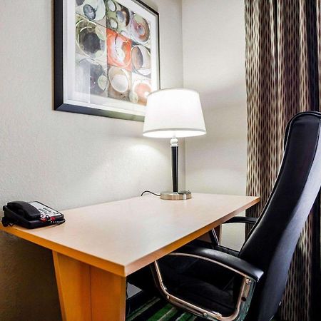 Comfort Inn Kansas City / Airport Eksteriør bilde