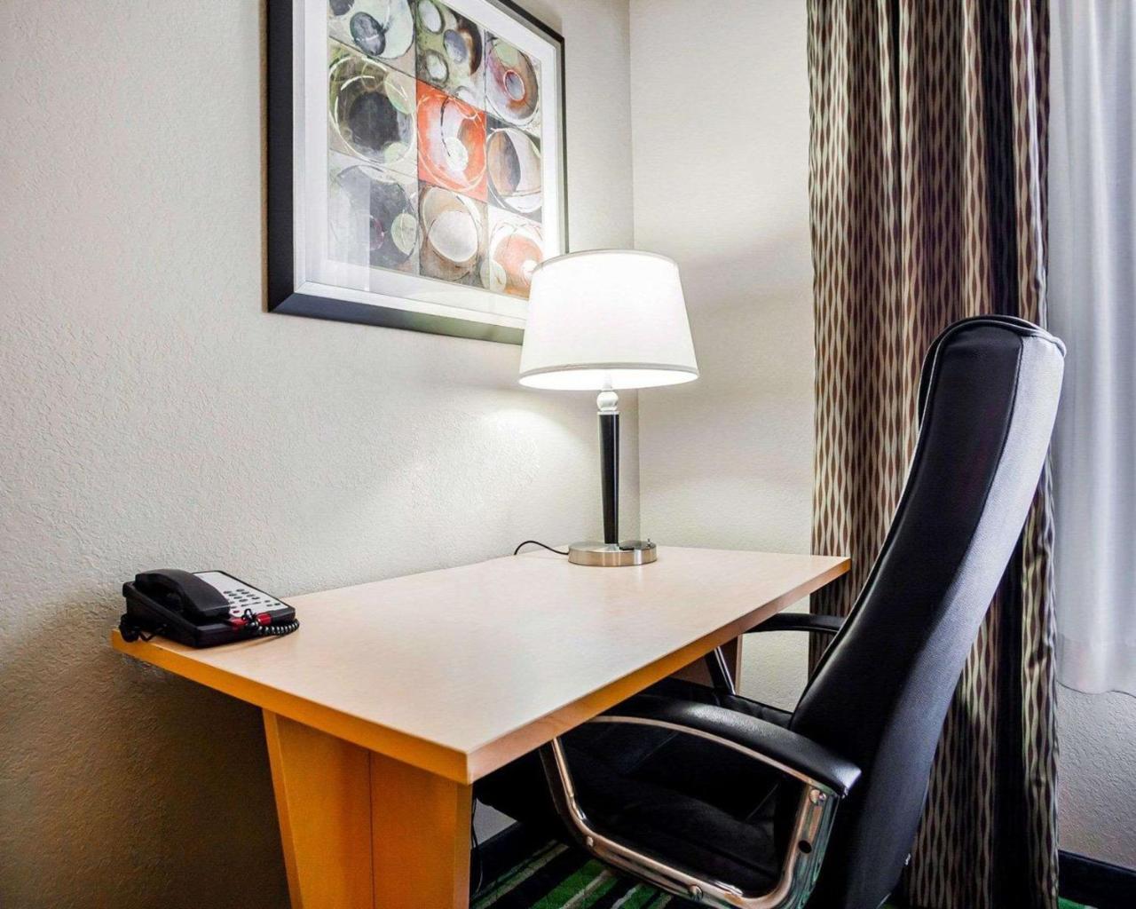 Comfort Inn Kansas City / Airport Eksteriør bilde